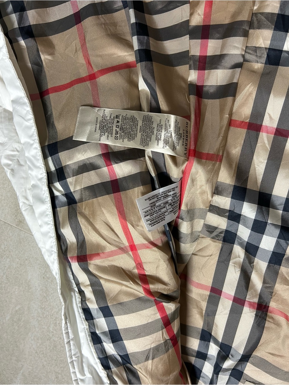 BURBERRY LONDON NOVA CHECK DIAMOND QUILTED DOWN PUFFER SIZE XS - Picture 11 of 14